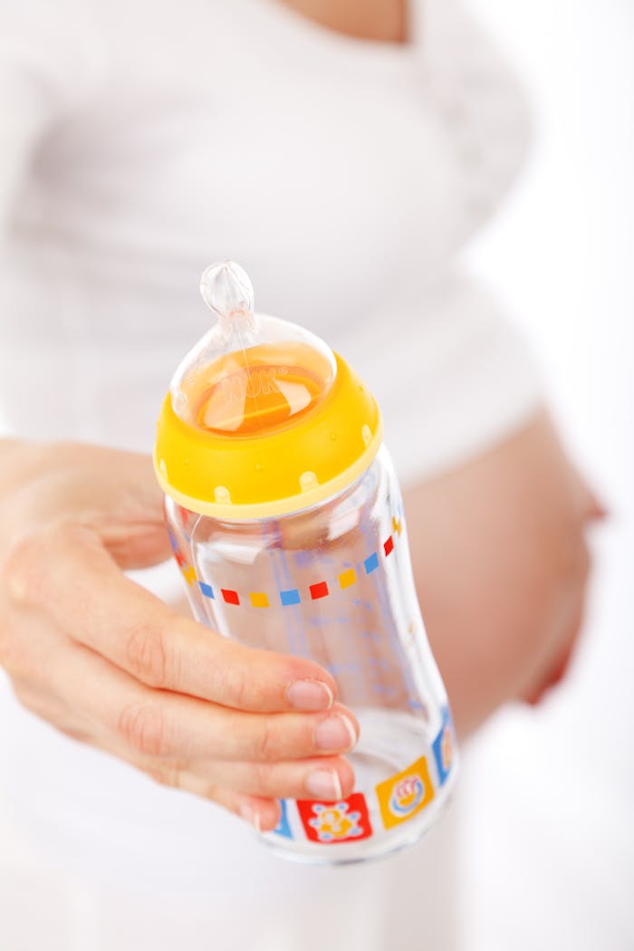 Baby Bottles 101: A How-To Guide for New Parents