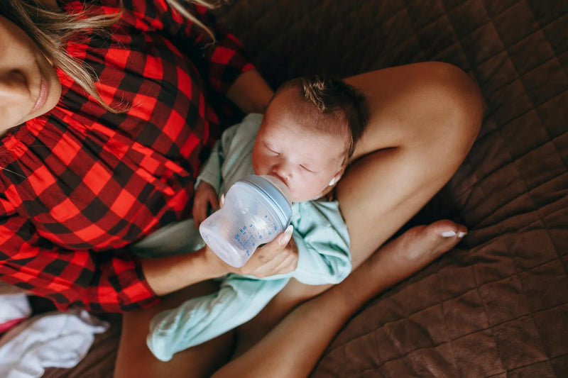 Nighttime Bottle-Feeding Made Easy: Ultimate Hacks