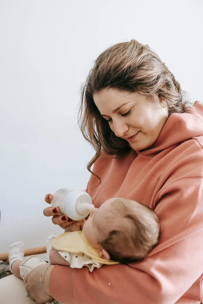 Exposing the Truth: 5 Myths About Bottle Feeding Busted